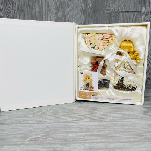 Nwt Nerine AI ball jointed doll small yosd size with accessories bjd - Picture 8 of 9